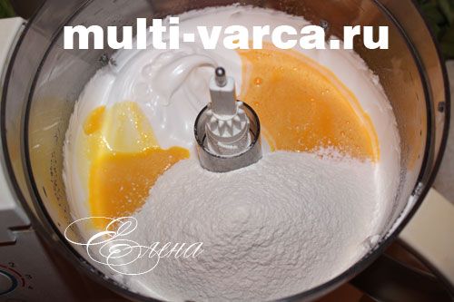 Просіюємо борошно в тісто