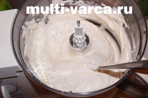 Замішуємо тісто для шарлотки